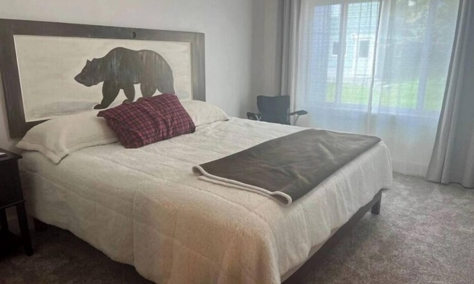 Ketchikan Apartamento | Spacious 3-bedroom apartment in beautiful downtown Ketchikan
