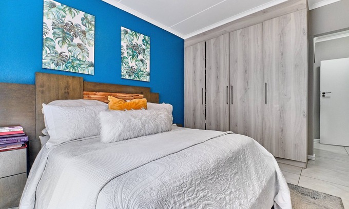 Greater Johannesburg Metropolitan Area Apartamento | Spacious 3-bedroom apartment in enjoyable Randburg with WiFi, fitness room