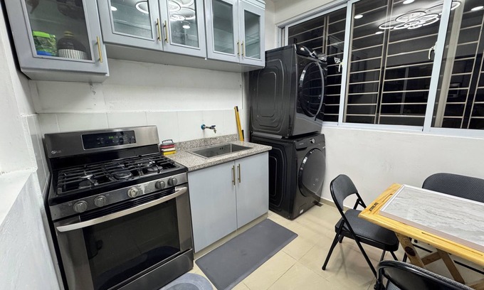 La Vega Province Apartamento | Spacious 3-bedroom apartment with AC, WiFi in charming La Vega
