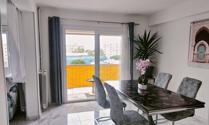 Saint-Augustin Apartamento | Spacious 3-bedroom apartment with balcony
