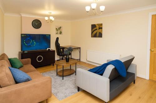 Sittingbourne Apartamento | Spacious 3-Bedroom, Free parking, Garden, Pet Friendly, superfast Wi-Fi!