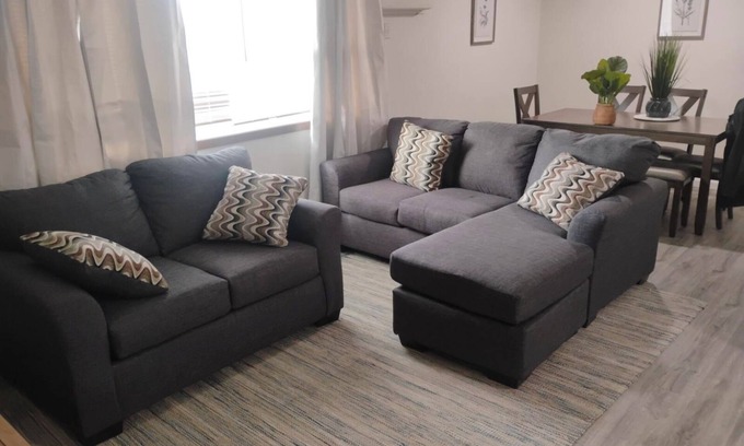 St. Cloud Apartamento | Spacious 3-bedroom ground floor apartment with AC, WiFi in charming St. Cloud