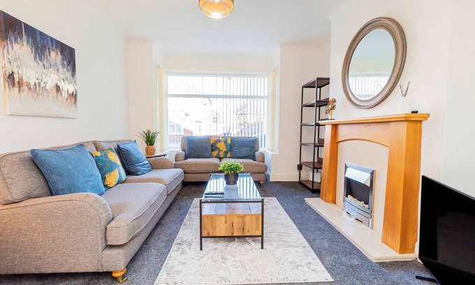 Doncaster Casa | Spacious 3 Bedroom Home with Garden in Doncaster