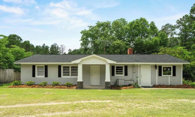 Hartsville Casa | Spacious 3-bedroom home in natural setting