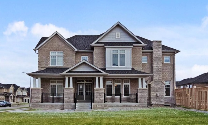Alcona Casa | Spacious 3-bedroom house in lovely Innisfil