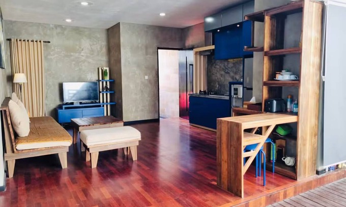 Imam Bonjol Apartamento | Spacious 3-Bedroom House with Easy Access
