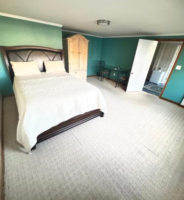 Watchung Casa | Spacious 3 Bedroom Lakeview Retreat with Private Comfort & Free Parking