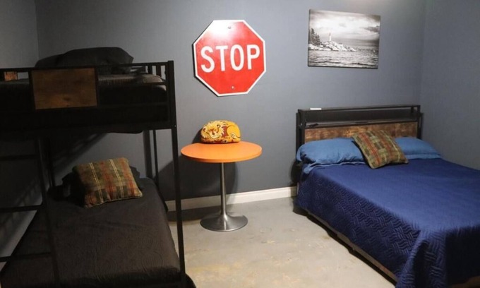 San Jacinto Apartamento | Spacious 3-Bedroom Retreat in San Jacinto; Sleeps 8, AC & Pet-Friendly