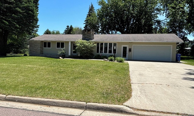 Sioux Center Casa | Spacious 3 Bedroom Home in a Quiet Neighborhood Near the University