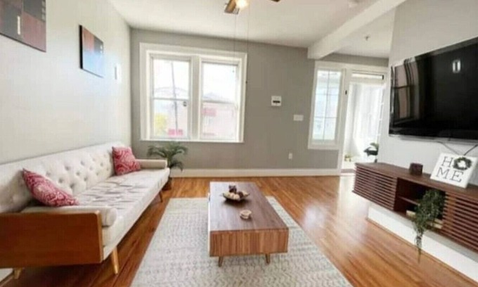 North Bergen Apartamento | Spacious 3 br 1 bath close to NYC - FREE Parking
