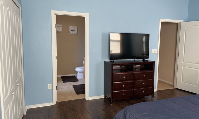 Biscayne Casa | Spacious 3 BR/2 BA home - 10 min from JAX airport