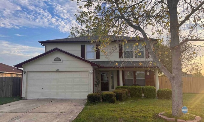 Kyle Casa | Spacious 3 BR Convenient Big Yard Office