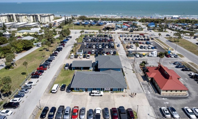 Cocoa Beach Cabina | Spacious 3 BR Penthouse Near Beach Prime Location