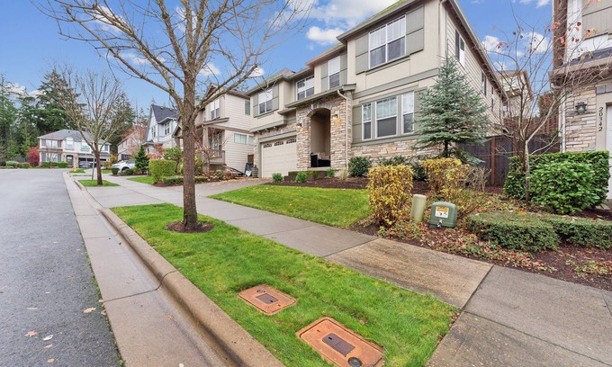 Beaverton Casa | Spacious 3-BR with Kitchen, WiFi and AC in Beaverton - Allows Pets!