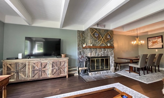 Stratton Mountain Condominio | Spacious 3 level townhouse just minutes from the base of Stratton Mountain!