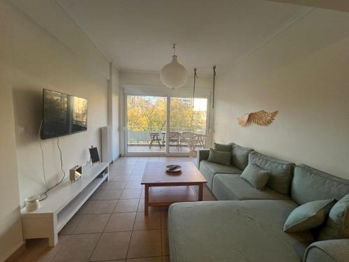Kinosargous Apartamento | Spacious 3bdr apart w/balcony-5 mins to acropolis