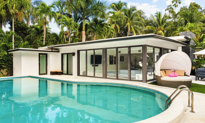 El Portal Casa | Spacious 3Bdr Family House W/Pool + River