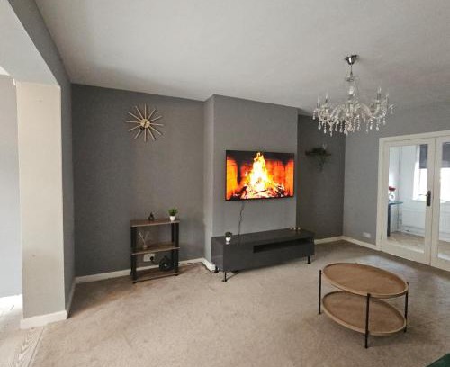 Birmingham Casa | Spacious 3bed, Sleeps5, Parking