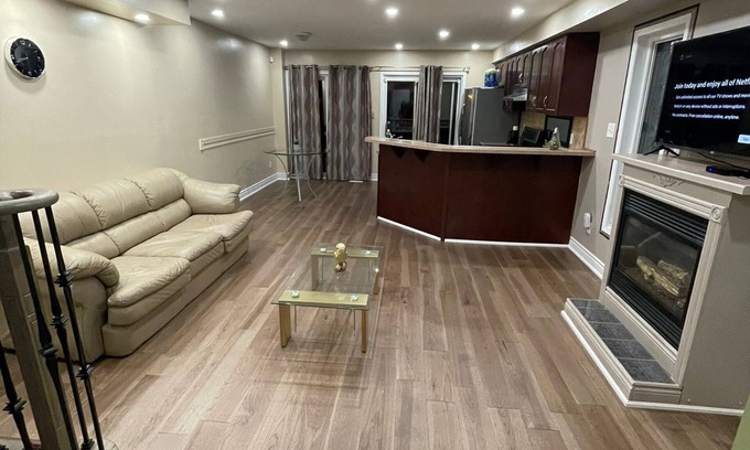 East Credit Casa | Spacious 3bedroom house