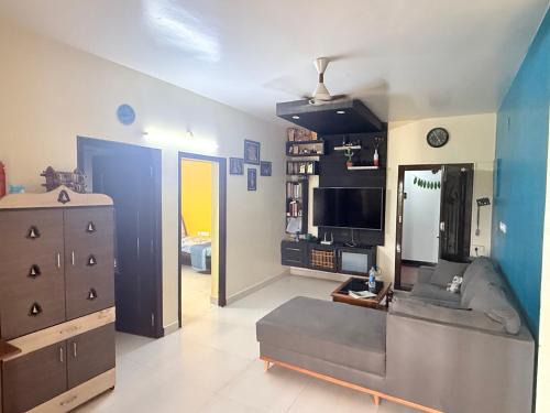 Palani Apartamento | Spacious 3BHK Mountain View -walk to palani temple