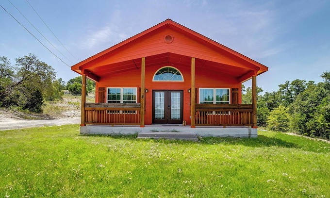 Dennis Casa | Spacious 3BR, 2BA – Cozy Stay for Job Travelers