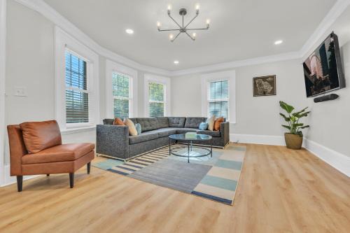 Jefferson Park Casa | Spacious 3BR 2BA Home with Private Yard