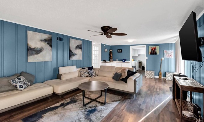 Gulfport Casa | Spacious 3BR Gulfport Retreat Sleeps 6 RV Parking + Backyard