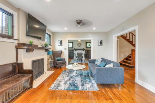 Wilkinsburg Casa | Spacious 3BR Home near Downtown, Oakland & East Liberty! Max 15 nights