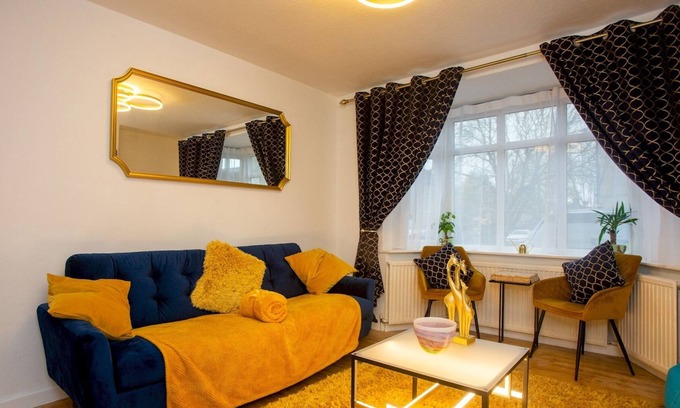 Arbury Casa | Spacious 3BR Home| Pass The Keys