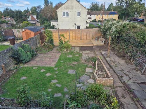 Kennington Casa | Spacious 3BR Home with Large Garden - Ashford, Kent
