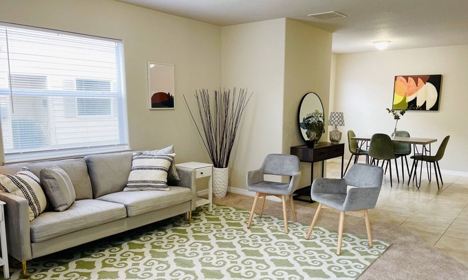 Royal Oak Golf Country Club Casa | Spacious 3BR + Office Apt Near Space Center