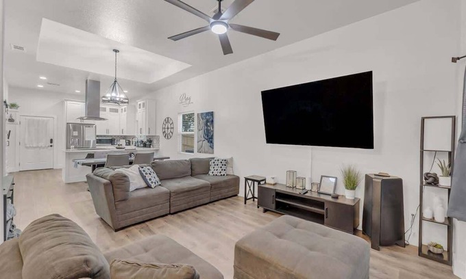 Spring Branch Casa | Spacious 3BR Retreat | Sleeps 8 | Spring Branch