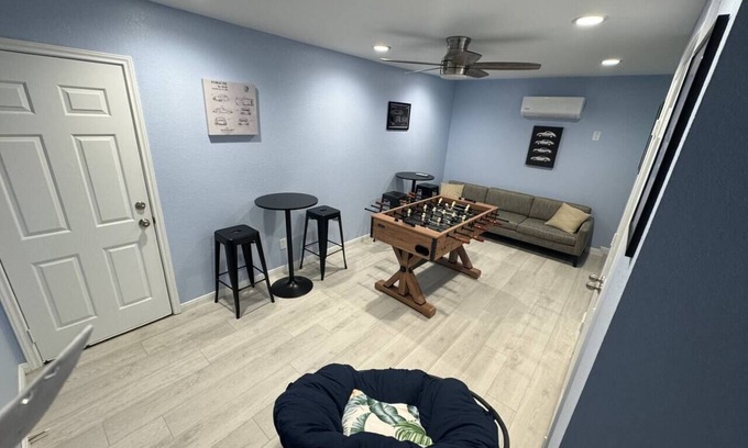 Clear Lake Shores Casa | Spacious 3BR w/ Arcade Games, Foosball, Outdoor Fun & Walk to Kemah Boardwalk!