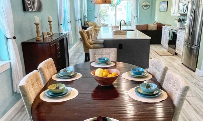 Tyler Gardens Casa | "Spacious 3BR w/ Pool, 2-Min to Beach – Bring the Whole Family!"