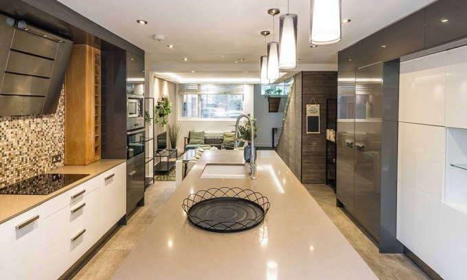 West Hill Apartamento | Spacious 4-Bed London Home near Wimbledon Village