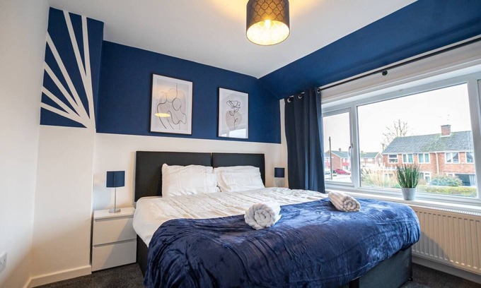 North Hykeham Casa | Spacious 4-Bed House with Parking Near City Centre