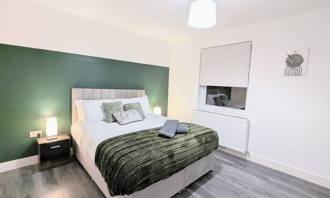 Colchester Apartamento | Spacious 4 Bed / Sleeps 8