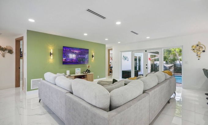 Imperial Point Casa | Spacious 4-bedroom house in lovely Fort Lauderdale with pool and near beach