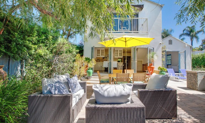 Tri-West Villa | Charming 3-bedroom villa with Pool + Guest House in fabulous West Hollywood West