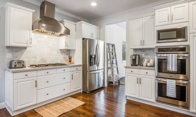 North Redondo Casa | Spacious 4-bedroom townhome with AC, WiFi in serene Redondo Beach