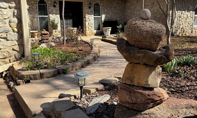 Edmond Casa | Spacious 4-bedroom, 2-1/2 bath, 2,700 sq ft, wooded one acre lot