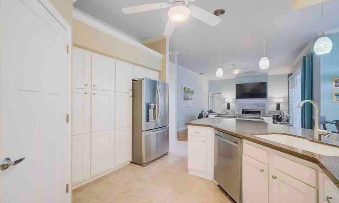 South Gate Ridge Casa | Spacious 4-bedroom/3-bath house in gorgeous Sarasota. 4 miles to Siesta Key