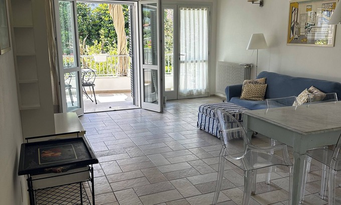 Querceta Apartamento | Spacious 4-bedroom apartment with WiFi, AC in Seravezza