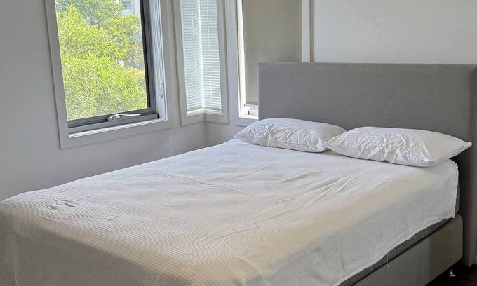 Randwick Casa | Spacious 4-bedroom home South Coogee - easy access to beaches, parks, airport