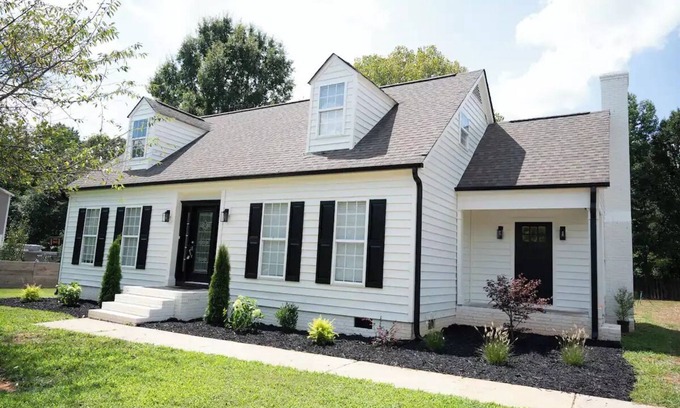 Matthews Casa | PET FRIENDLY - Southern Cape Cod Home