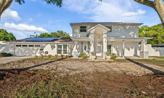 Bearss Plaza Chalet De Esquí | Spacious 4-bedroom chalet in fantastic Tampa with WiFi, AC