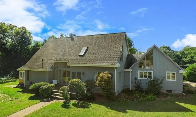 Stonington Casa | Spacious 4-bedroom estate in charming Stonington