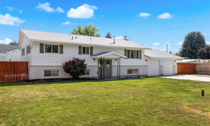 West Valley Casa | Spacious 4-Bedroom Family Home with Private yard