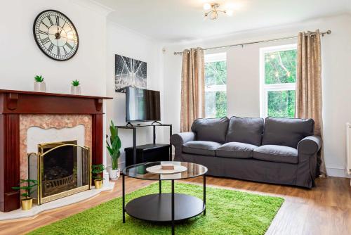 Milton Keynes Casa | Spacious 4 Bedroom Home in Central Milton Keynes