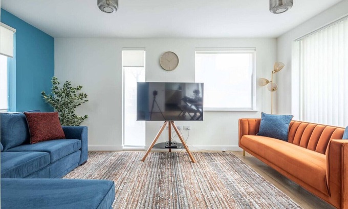 Trumpington Apartamento | Spacious 4-Bedroom Home | Ideal for Families & Cor